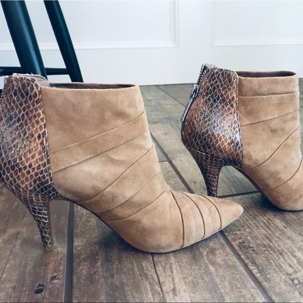 Donald Pliner KSUS booties